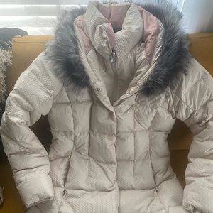 Northface womens parka size medium. Beautiful jacket very warm new